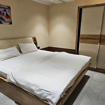 Stayez Studio Apartments Indore Exterior photo