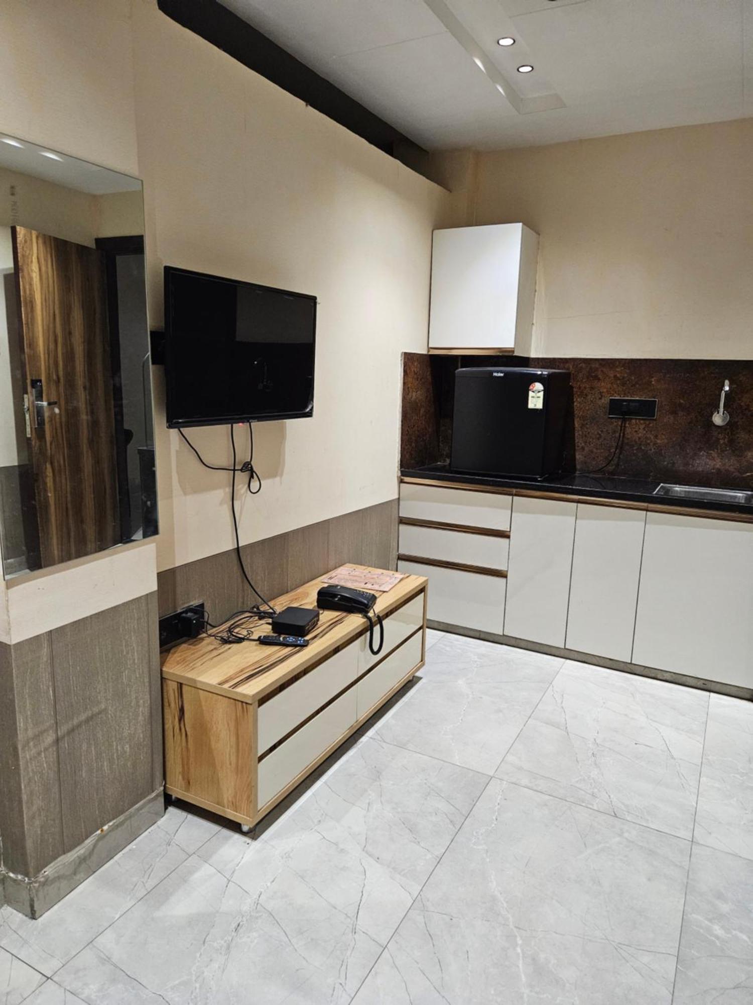 Stayez Studio Apartments Indore Exterior photo