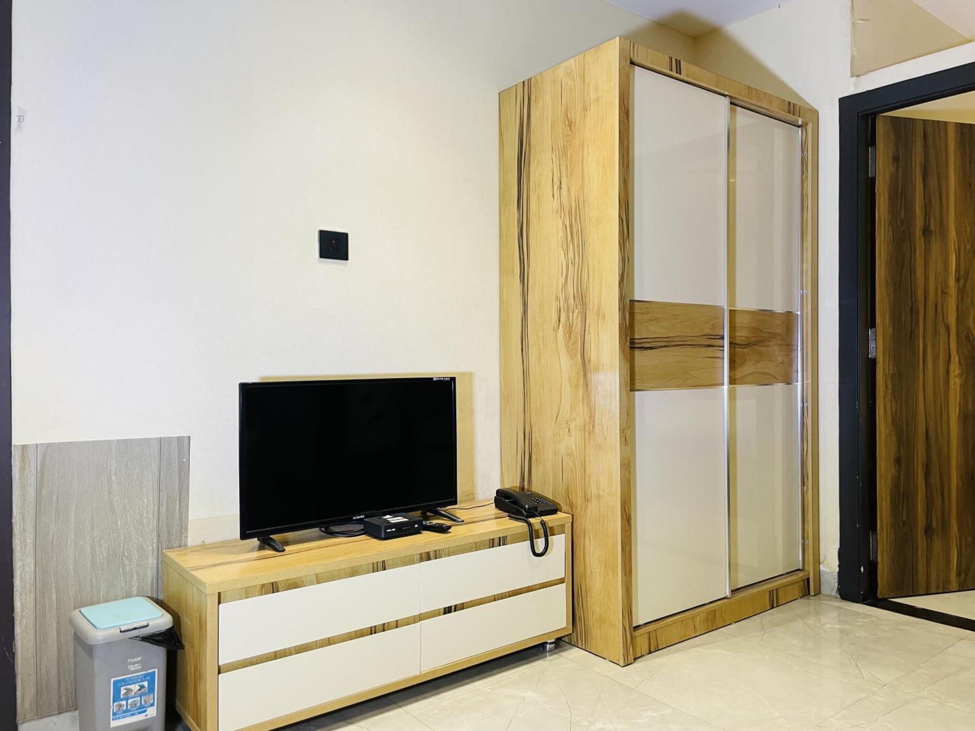 Stayez Studio Apartments Indore Exterior photo