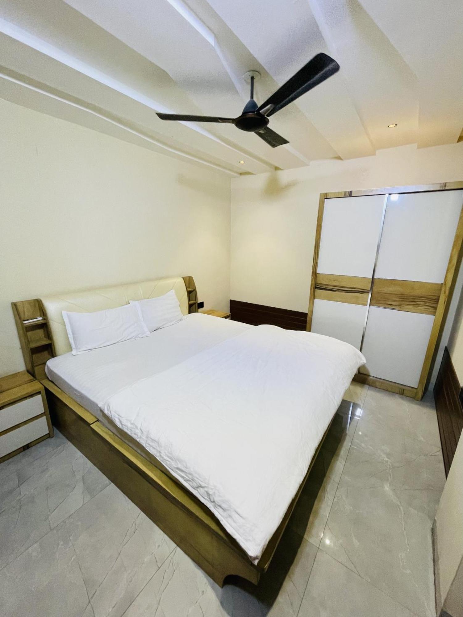 Stayez Studio Apartments Indore Exterior photo