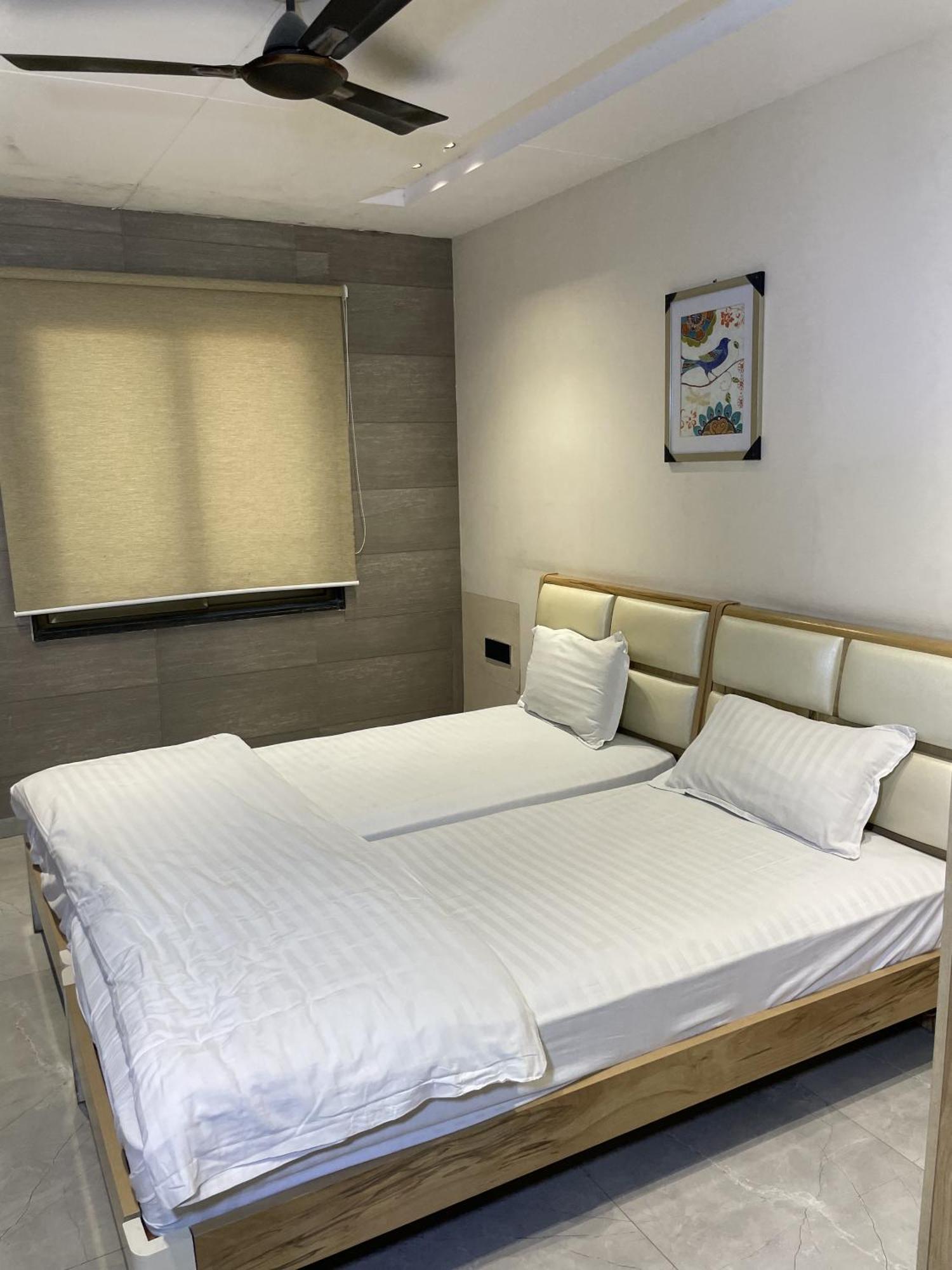 Stayez Studio Apartments Indore Exterior photo