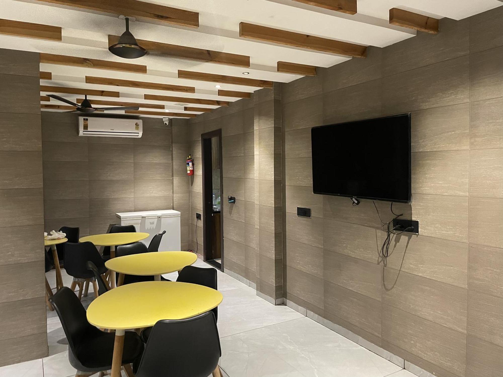 Stayez Studio Apartments Indore Exterior photo